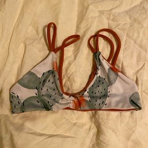 Reversible bikini top.